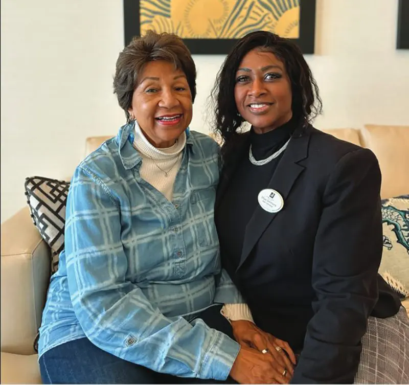 Member Lois Powell and Lead Concierge Shya Simmons_CMYK